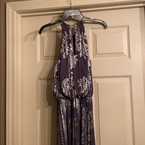 Silver Fancy Dress💁🏼‍♀️💁🏼‍♀️ - Picture 5 of 5